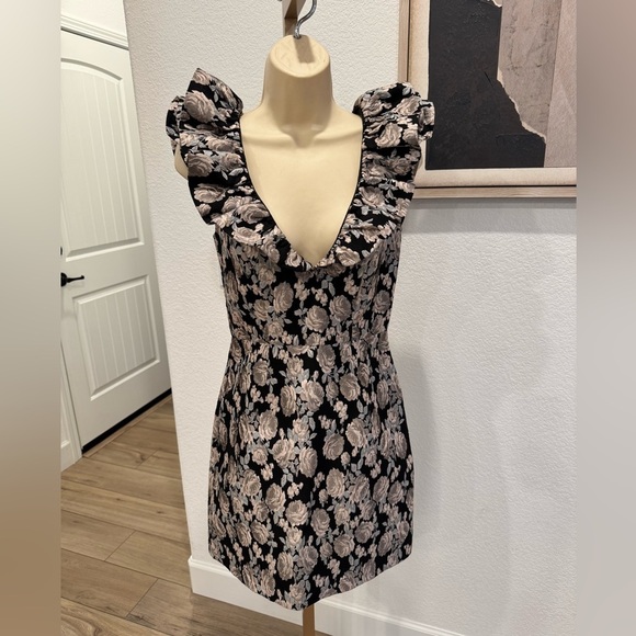 SAYLOR Dresses & Skirts - SAYLOR Black And Pink Floral Ruffle Shoulder Mini Dress Size Small